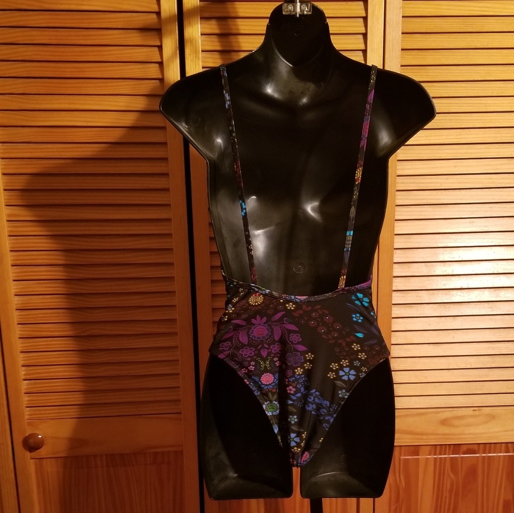 "NWT" one-piece swimsuit 🧜‍♀️ - Picture 4 of 4